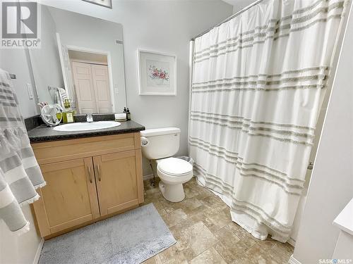 120 503 Colonel Otter Drive, Swift Current, SK - Indoor Photo Showing Bathroom