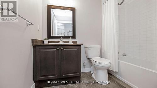 131 - 101 Shoreview Place, Hamilton, ON - Indoor Photo Showing Bathroom