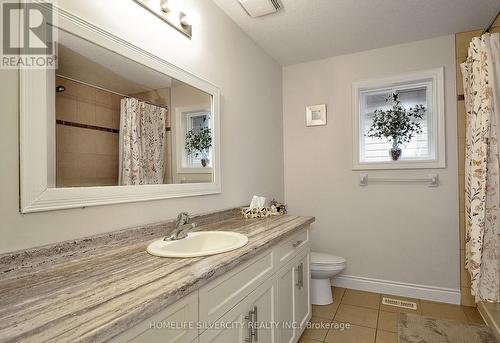 27 Kedwell St, Cambridge, ON - Indoor Photo Showing Bathroom