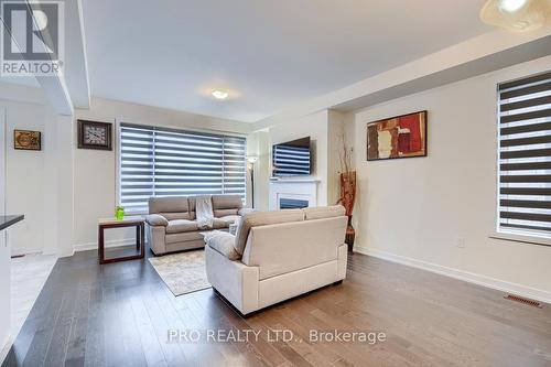 27 Garland Avenue, Cambridge, ON - Indoor Photo Showing Living Room