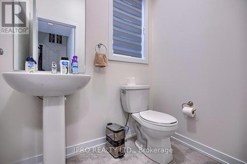 27 Garland Avenue, Cambridge, ON - Indoor Photo Showing Bathroom