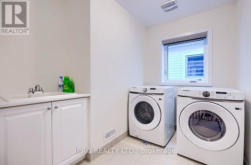 27 Garland Avenue, Cambridge, ON - Indoor Photo Showing Laundry Room