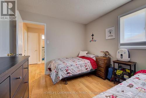 164 Brian Blvd, Hamilton, ON - Indoor Photo Showing Bedroom