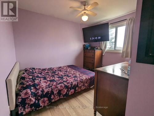 2100 Killarney Beach Rd, Innisfil, ON - Indoor Photo Showing Bedroom