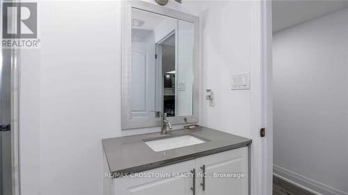 54 Golden Meadow Road, Barrie, ON - Indoor Photo Showing Bathroom