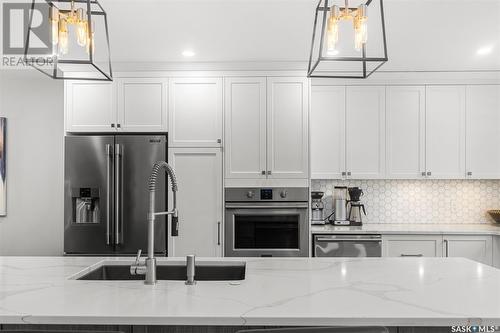 1125 15Th Street E, Saskatoon, SK - Indoor Photo Showing Kitchen With Upgraded Kitchen