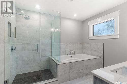 1125 15Th Street E, Saskatoon, SK - Indoor Photo Showing Bathroom