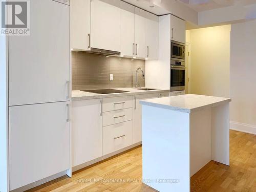 2201 - 88 Cumberland Street, Toronto, ON - Indoor Photo Showing Kitchen With Upgraded Kitchen