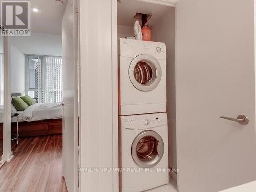 610 - 85 Queens Wharf Road, Toronto, ON - Indoor Photo Showing Laundry Room