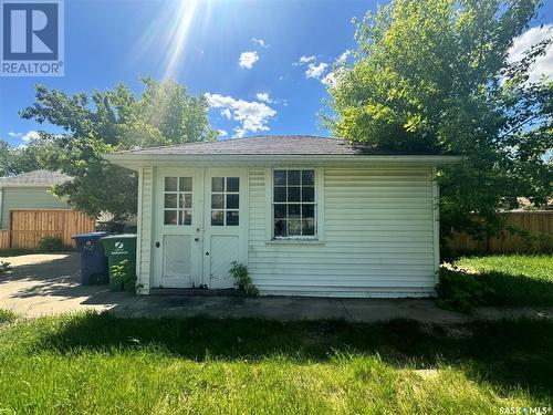 425 V Avenue S, Saskatoon, SK - Outdoor