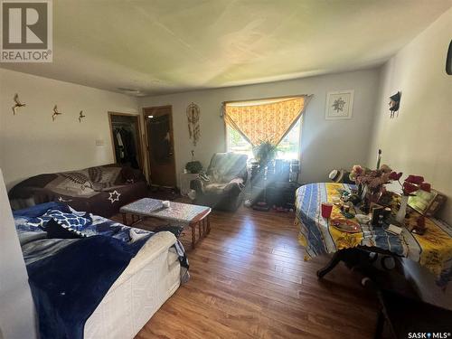 425 V Avenue S, Saskatoon, SK - Indoor Photo Showing Living Room