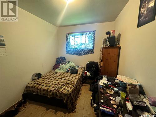 425 V Avenue S, Saskatoon, SK - Indoor Photo Showing Bedroom