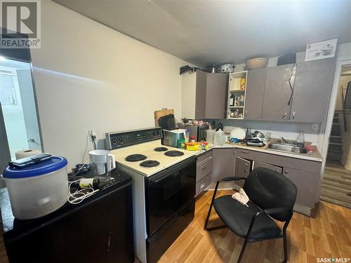 112 O Avenue S, Saskatoon, SK - Indoor Photo Showing Kitchen