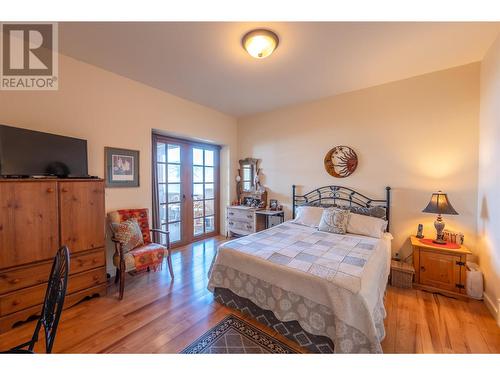 7015 Indian Rock Road, Naramata, BC - Indoor Photo Showing Bedroom