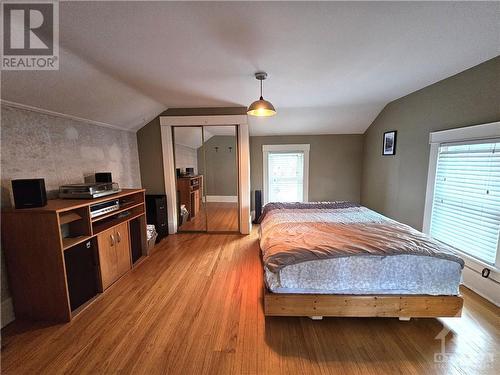 64 Abbott Street, Brockville, ON - Indoor Photo Showing Bedroom