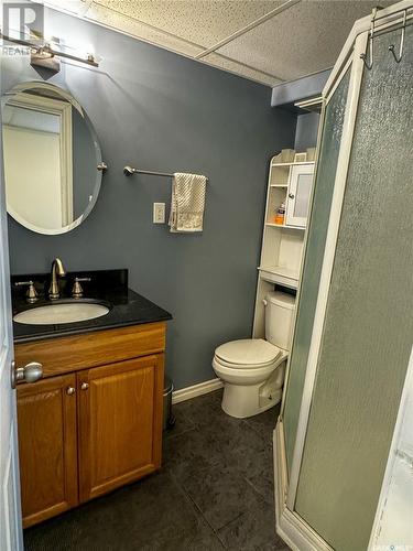 533 First Street, Estevan, SK - Indoor Photo Showing Bathroom