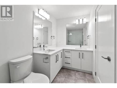3434 Mckinley Beach Drive Unit# 108, Kelowna, BC - Indoor Photo Showing Bathroom