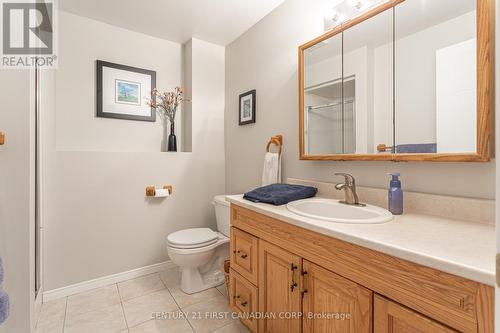 #43 -325 Lighthouse Rd, London, ON - Indoor Photo Showing Bathroom