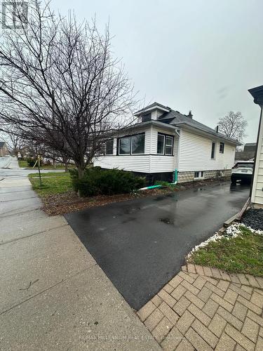 9 Grantham Ave, St. Catharines, ON - Outdoor