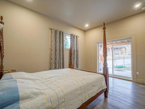 Master bedroom - 5325 Ch. Dunant, Hatley - Canton, QC - Indoor Photo Showing Bedroom