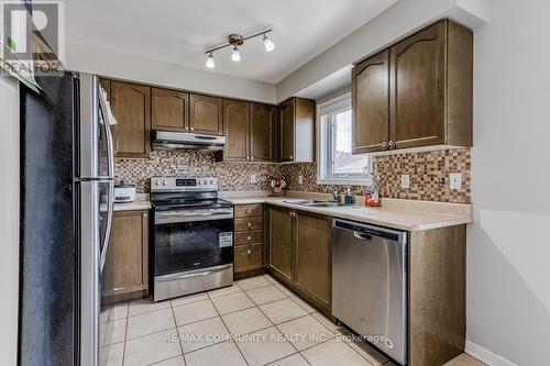 10 - 271 Richvale Drive S, Brampton, ON - Indoor Photo Showing Kitchen With Double Sink