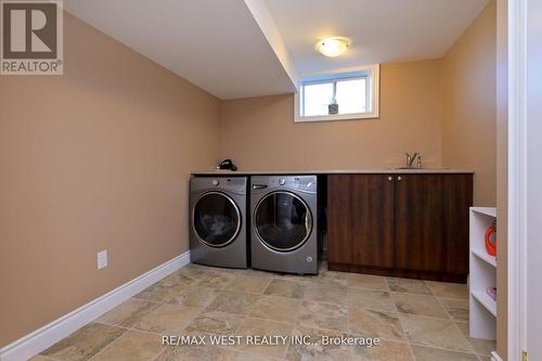 5759 Concession 3 Rd, Adjala-Tosorontio, ON - Indoor Photo Showing Laundry Room