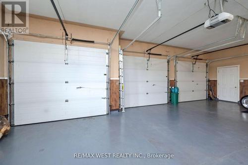 5759 Concession 3 Rd, Adjala-Tosorontio, ON - Indoor Photo Showing Garage