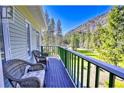 107 Eagle Drive Lot# 25, Kaleden, BC - Indoor Photo Showing Living Room