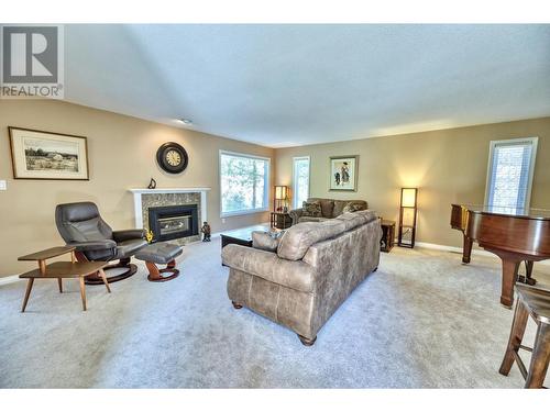 107 Eagle Drive, Kaleden, BC - Indoor Photo Showing Living Room With Fireplace