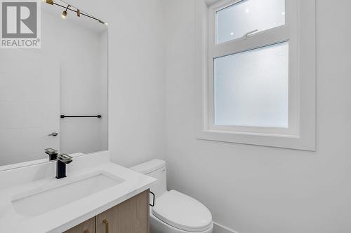 5300 Main Street Unit# 103, Kelowna, BC - Indoor Photo Showing Bathroom
