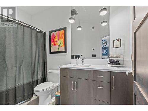 7375 Pointe Sage Drive, Coldstream, BC - Indoor Photo Showing Bathroom
