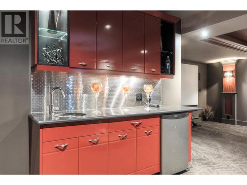 7375 Pointe Sage Drive, Coldstream, BC - Indoor Photo Showing Kitchen