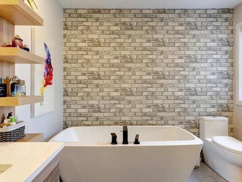 Ensuite bathroom - 104 Rue Paul-Albert, Blainville, QC - Indoor Photo Showing Bathroom