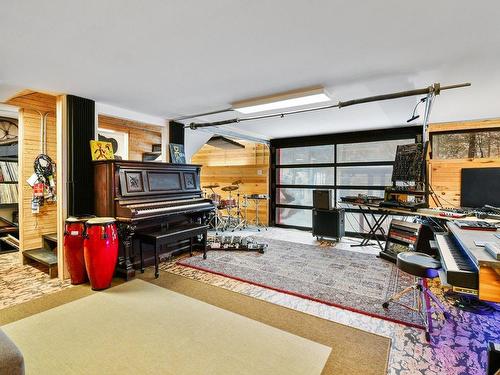 Family room - 39 Rue Hazlett-Hicks, Gore, QC - Indoor Photo Showing Garage