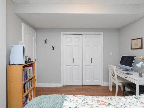 101-605 Douglas St, Victoria, BC - Indoor Photo Showing Bedroom