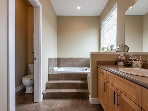 749 Timberline Dr, Campbell River, BC - Indoor Photo Showing Bathroom