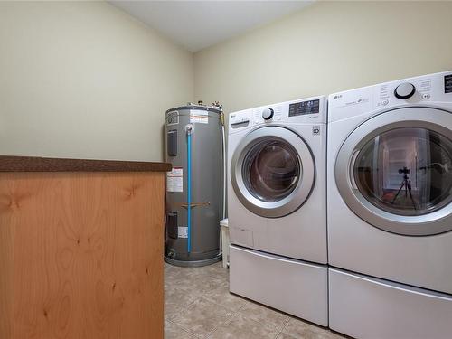 749 Timberline Dr, Campbell River, BC - Indoor Photo Showing Laundry Room