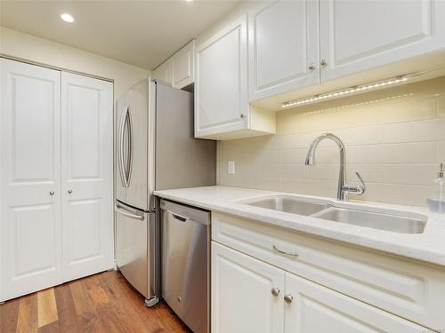 404-1234 Wharf St, Victoria, BC - Indoor Photo Showing Kitchen With Double Sink