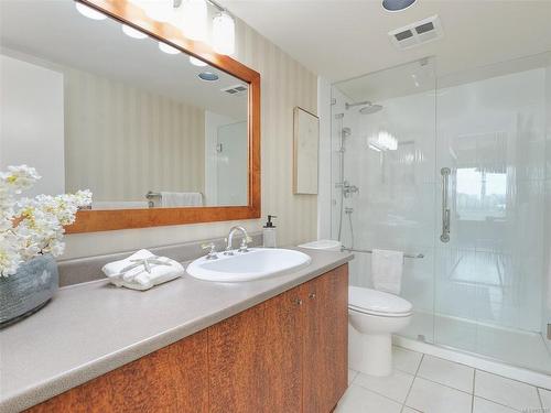 404-1234 Wharf St, Victoria, BC - Indoor Photo Showing Bathroom