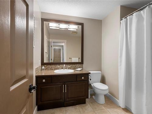 6100 Janelle Pl, Nanaimo, BC - Indoor Photo Showing Bathroom