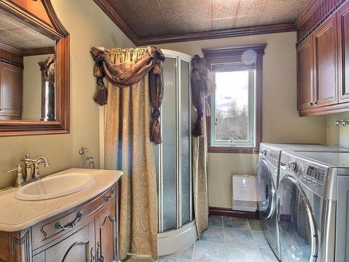 Salle de bains - 3160 Ch. Galvin, Sherbrooke (Fleurimont), QC - Indoor Photo Showing Laundry Room