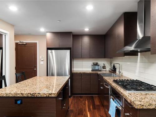 620-1400 Lynburne Pl, Langford, BC - Indoor Photo Showing Kitchen With Upgraded Kitchen