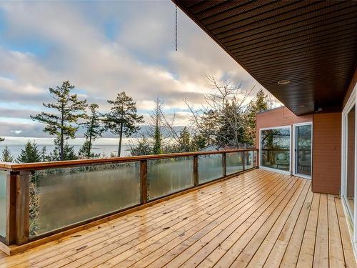 3574 Oakridge Dr, Nanaimo, BC - Outdoor With Deck Patio Veranda