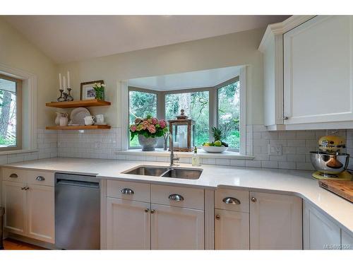 933 Matticks Wood Lane, Saanich, BC - Indoor Photo Showing Kitchen With Double Sink