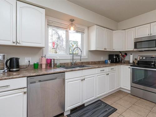 323 Benhomer Dr, Colwood, BC - Indoor Photo Showing Kitchen With Double Sink