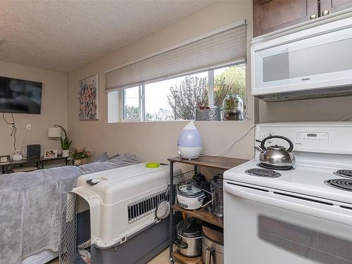 323 Benhomer Dr, Colwood, BC - Indoor Photo Showing Other Room