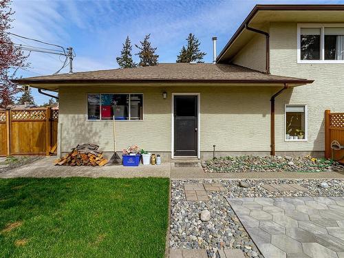 323 Benhomer Dr, Colwood, BC - Outdoor