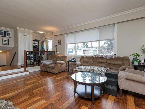 323 Benhomer Dr, Colwood, BC - Indoor Photo Showing Living Room