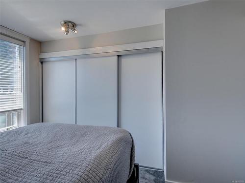 303-1015 Pandora Ave, Victoria, BC - Indoor Photo Showing Bedroom