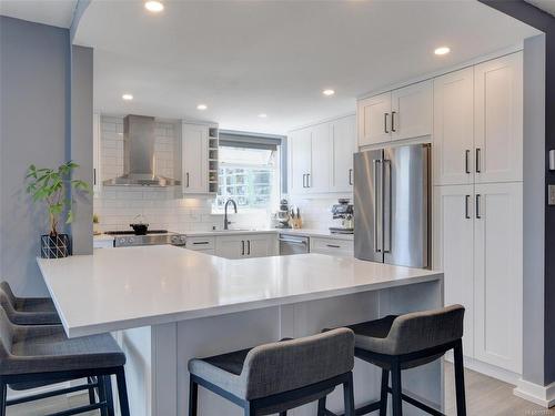 303-1015 Pandora Ave, Victoria, BC - Indoor Photo Showing Kitchen With Upgraded Kitchen